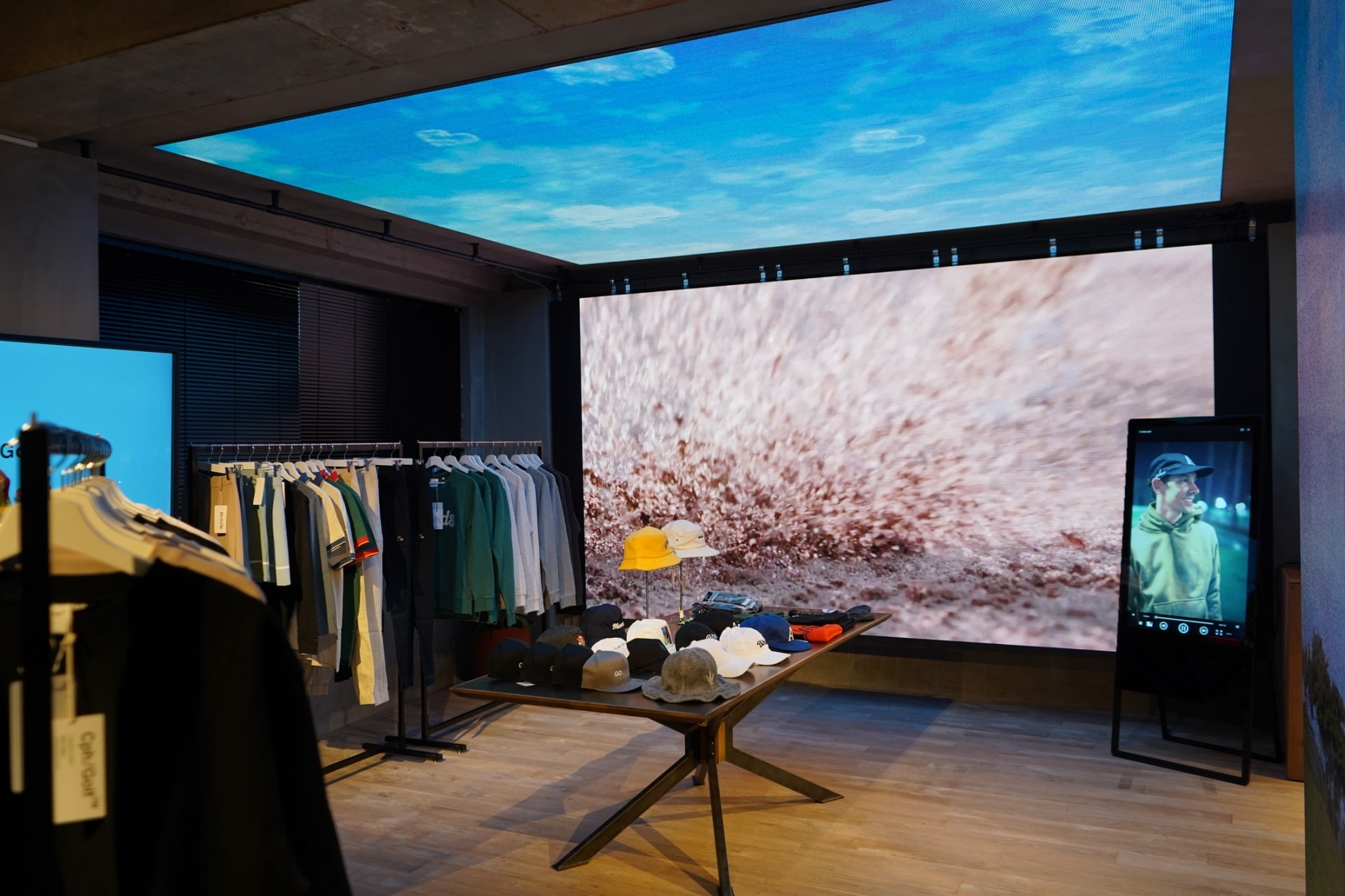 Mid 90s Club「Valentine's Day Special Pop-Up Store」/LED TOKYOショールーム