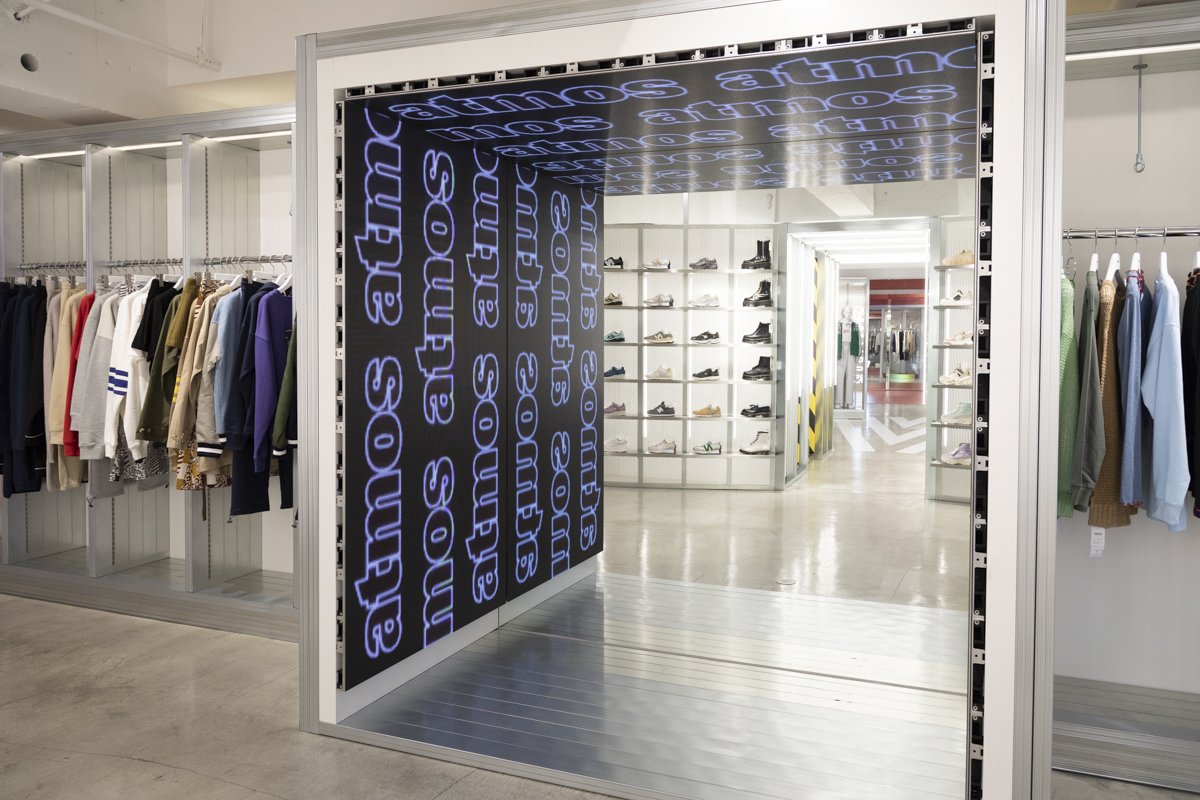 atmos pink flagship屋内LED