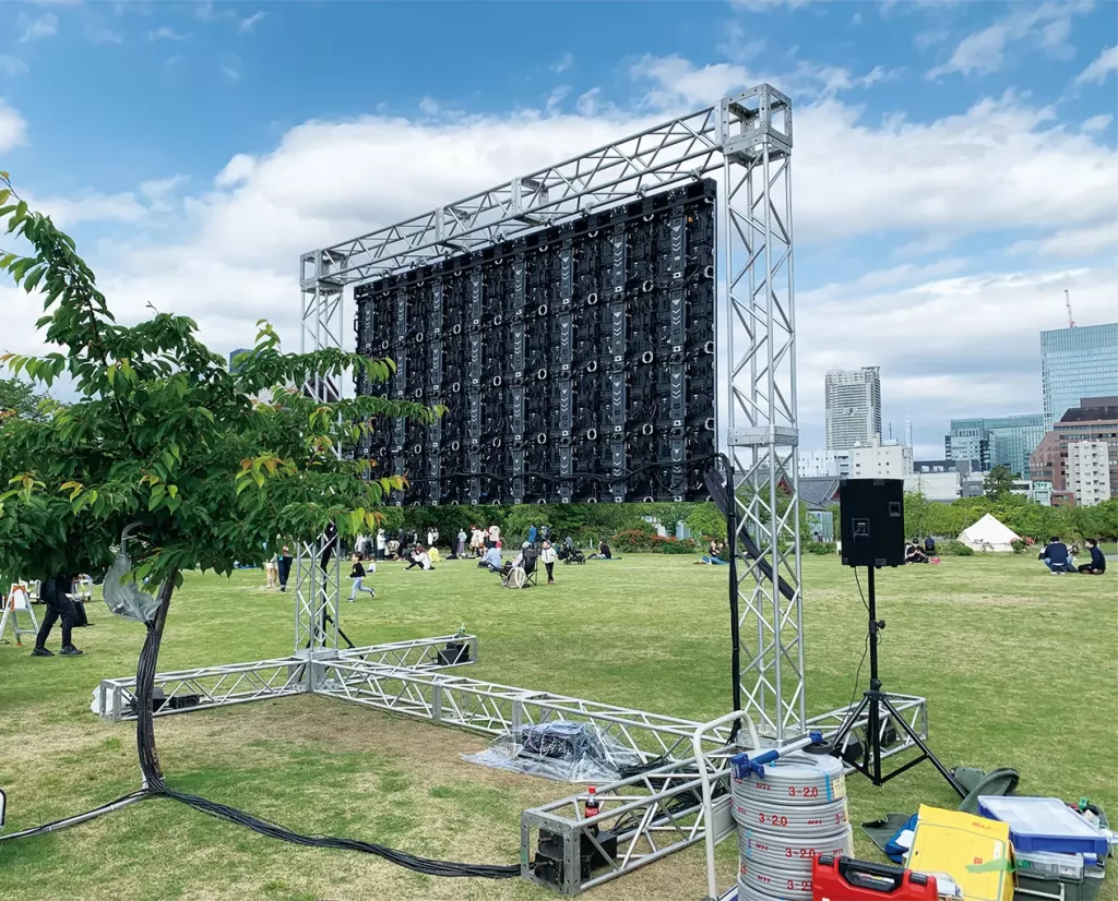 LEDビジョンの裏側