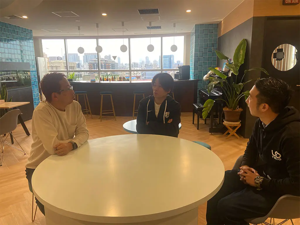 インタビューの様子
