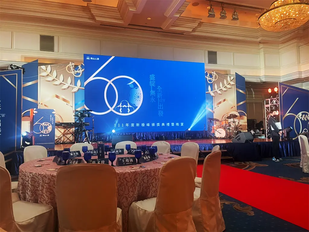 設置されたビジョン_大阪リッツカールトン