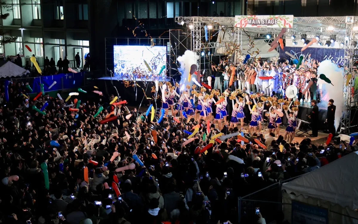 慶應義塾大学三田祭に設置したLEDビジョン