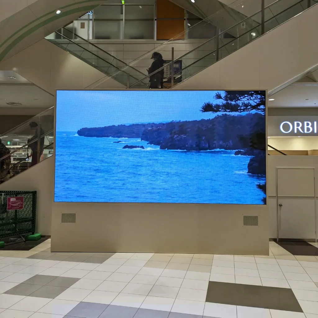 イオンモール新潟南自立LED