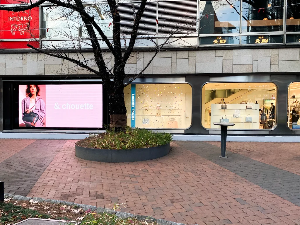 サマンサタバサ西銀座LEDビジョン3