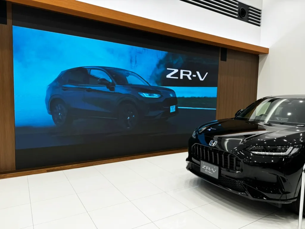 ホンダカーズ旭川LED2