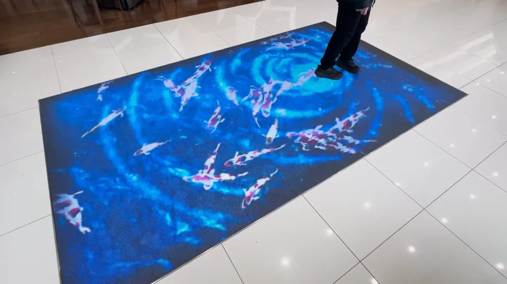 ホンダカーズ旭川LED4