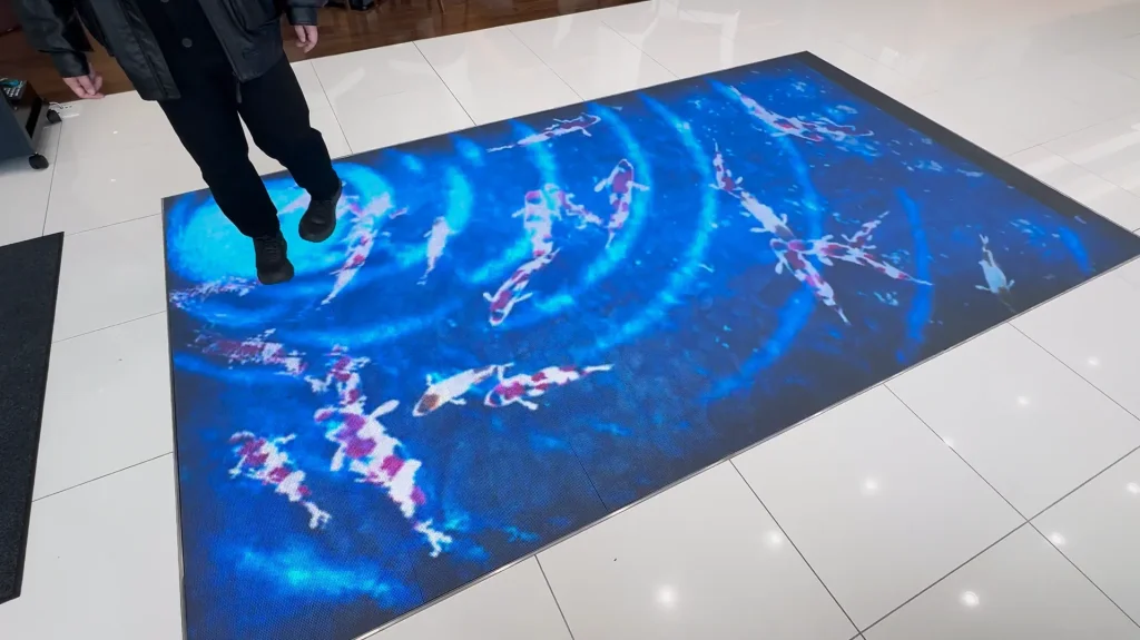 ホンダカーズ旭川LED6