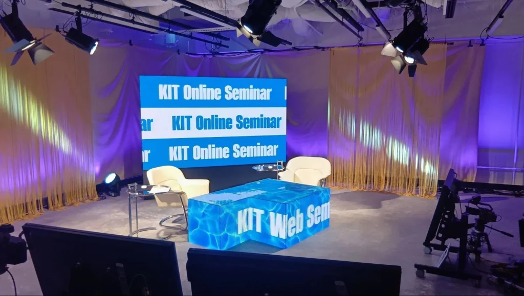 LED TOKYOの設置事例_木村情報技術株式会社第1スタジオ3枚目