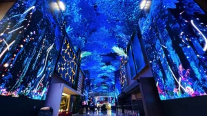 インスパイア・エンターテインメント・リゾートにある「オーロラ」のLEDビジョン