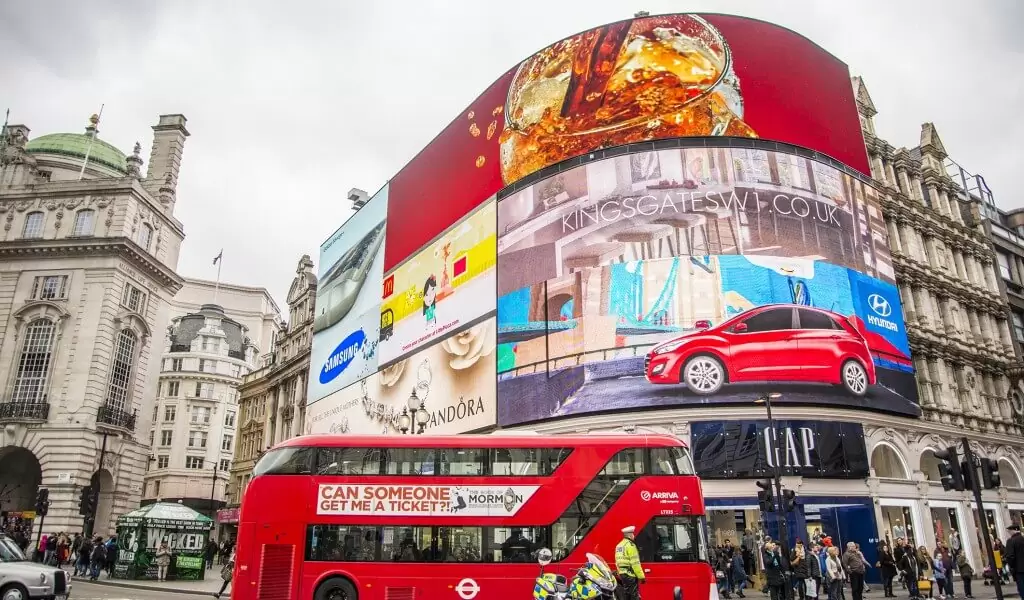 ピカデリーサーカス広場のLEDビジョン