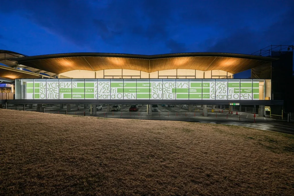 BAYCREW’S STORE OUTLET 軽井沢のLEDビジョンの画像2枚目