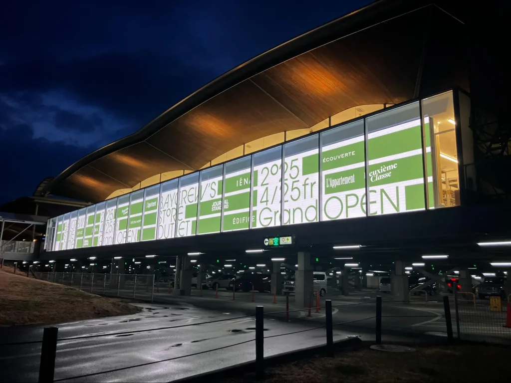 BAYCREW’S STORE OUTLET 軽井沢のLEDビジョン画像4枚目